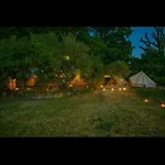 Into The Glamping- Beech Luksustelt